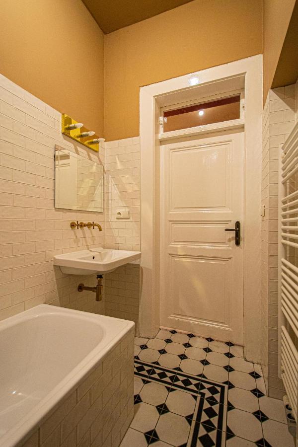 4 Bedrooms 130M2 Apartment At The Main City Square Prag Exterior foto
