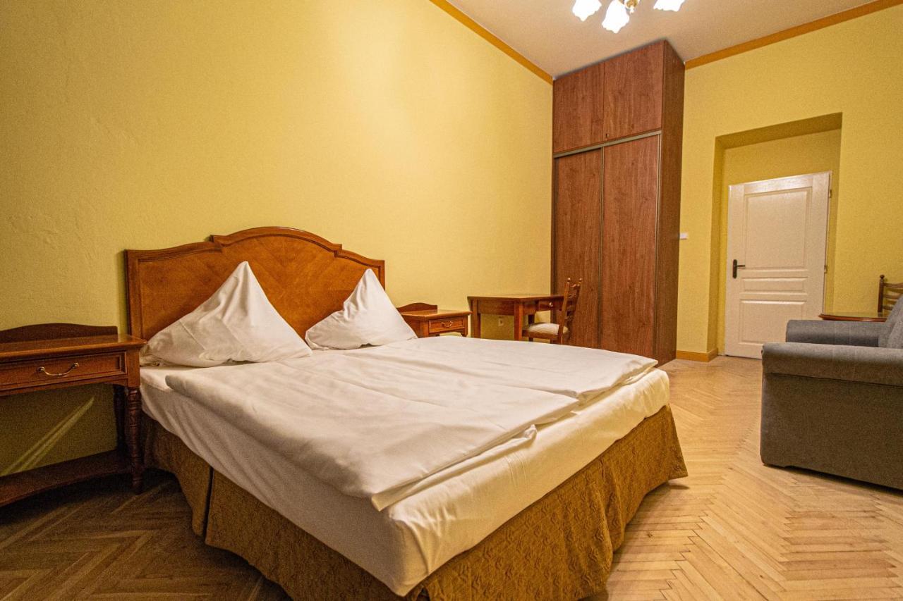 4 Bedrooms 130M2 Apartment At The Main City Square Prag Exterior foto