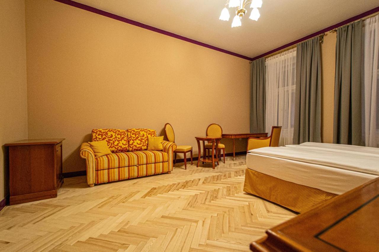 4 Bedrooms 130M2 Apartment At The Main City Square Prag Exterior foto